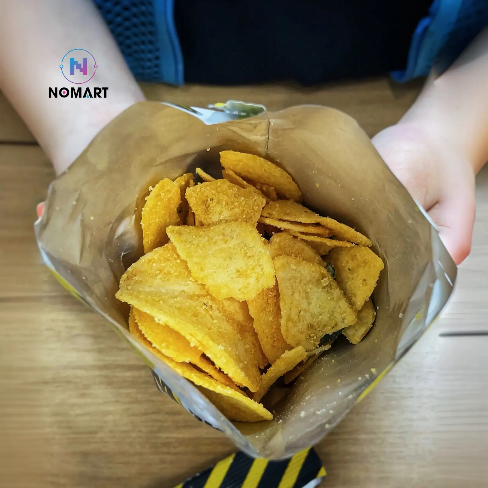 Bánh khoai tây bên trong snack IRVINS