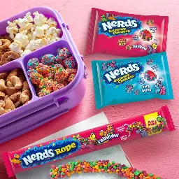 Kẹo Dẻo NERDS Gummy Clusters Vị Very Berry (Gói 85g) image